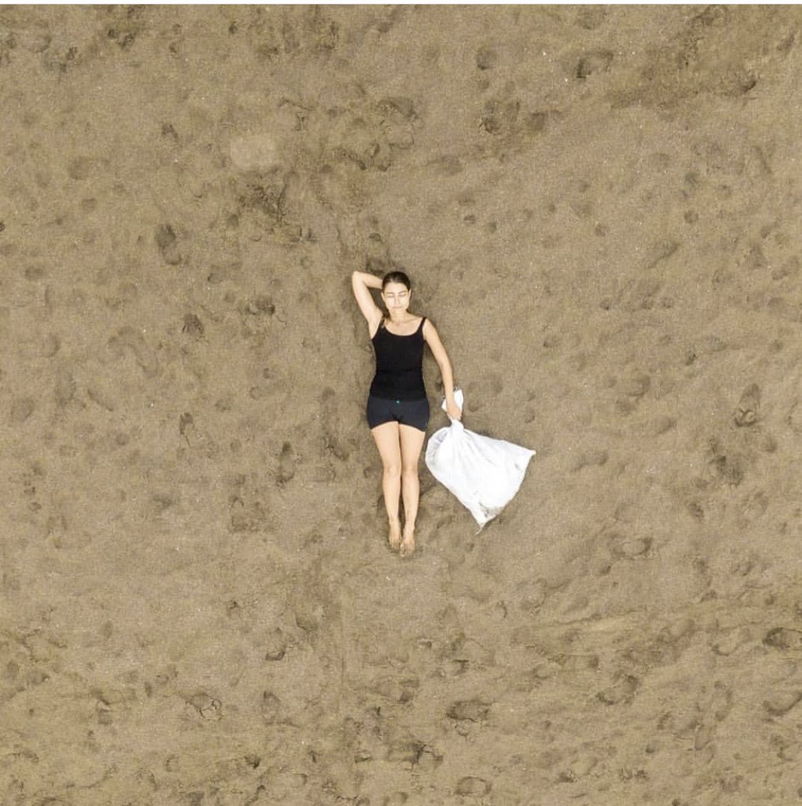AHXAAP_'s tweet photo. Сүүлийн хэдэн 7 хоног #TrashtagChallenge #TrashTag хаштаг сошлд түргэн тархаж байна. Манайхан дулаарч байгаа энэ үед хог цэвэрлэнгээ дэлхийтэй хөл нийлээрэй. Булганыхан одоо бараг гэрээсээ гарсан байхөө https://t.co/Bnl4t4THUj