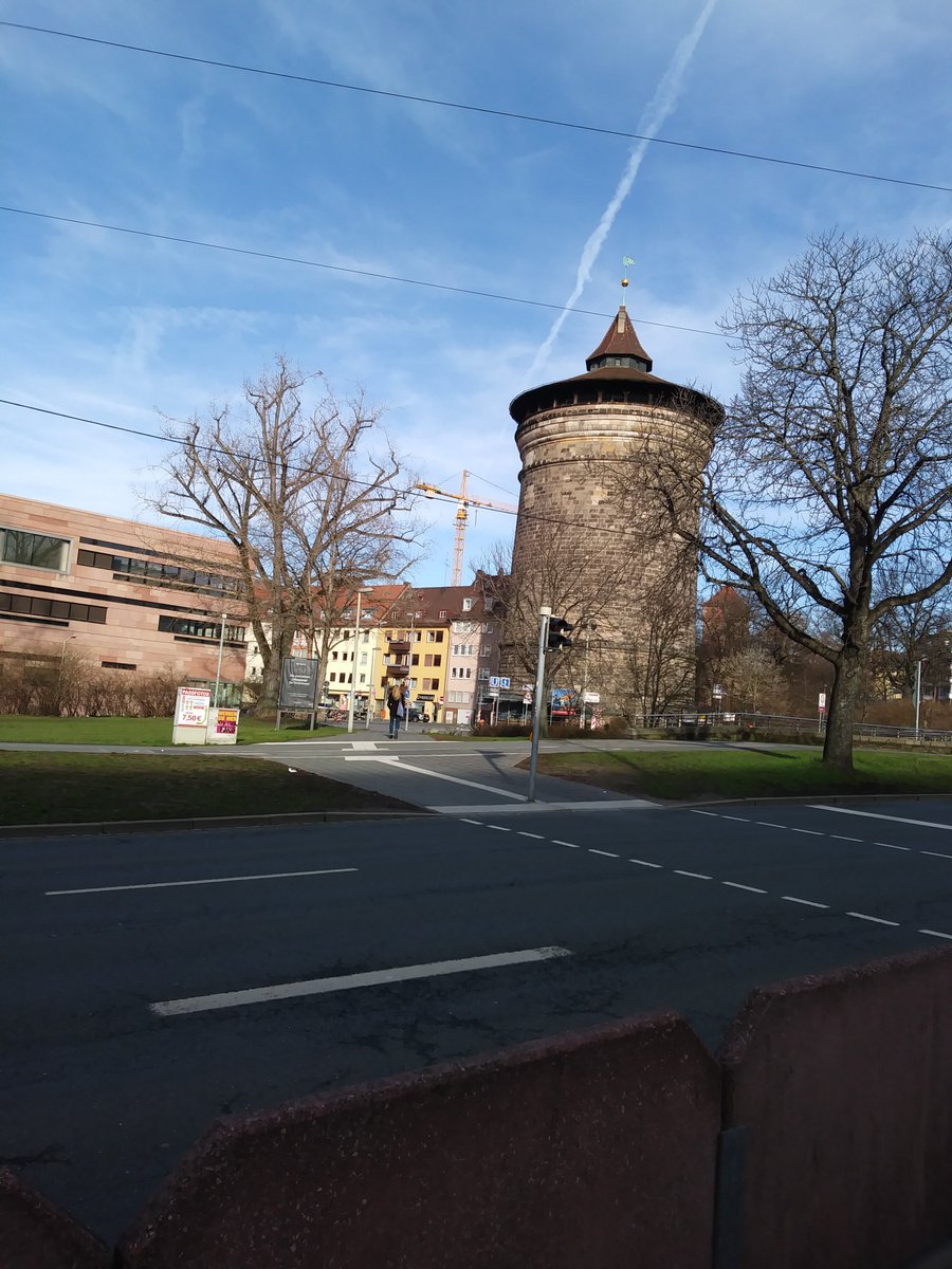 SandraLeurs's tweet photo. Wenn einer eine Reise tut, dann kann er was erzählen. #BPT191 #Piraten in #Nürnberg Ich war mit der #DB unterwegs, es war ein Abenteuer. Und man lernt interessante Menschen kennen. Unter anderem einen Oberstudienrat aus einem Gymnasium in D. Interessante Gespräche. 😷😊 https://t.co/AMnde7bnZx