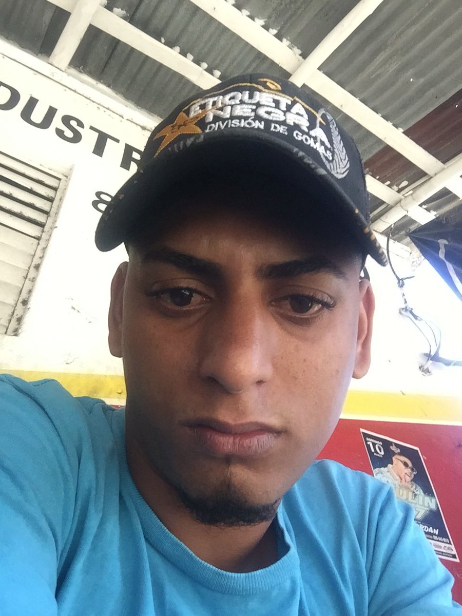 Jonatan22553354's tweet photo. Hola vuenos buenos días para todas y todos https://t.co/l2INbAodxa