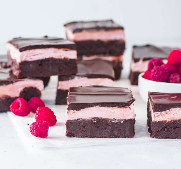 These raspberry brownies are insanely fudgy and oh-so-good! #chocolate buff.ly/2Anhmz1