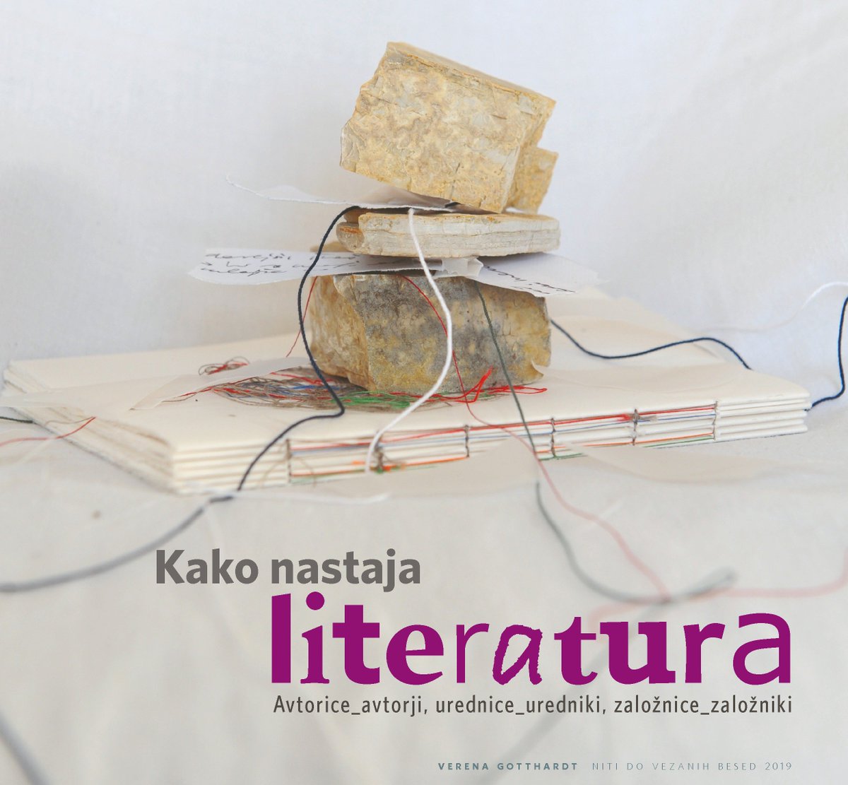 mojanedelja's tweet photo. Kulturna priloga Nedelje: Kako nastaja literatura? Povabljeni k branju: https://t.co/rhwiBciV1O https://t.co/7s97MmfbV8