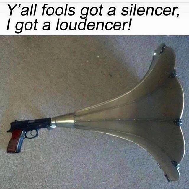 TheFreqResponse's tweet photo. When Fortnite changed the AR noise:

.
.
#streamer #streaming #pcgaming #videogames #mixer #xbox #ps4 #callofduty #memes #fortnitevideos #instagamer #blackout #pubg #rocketleague #twitchstreamer #girlswhogame #gamingsetups #twitch #pcmasterrace #nerd #games #gaming #nerd https://t.co/HegwXbqe9G