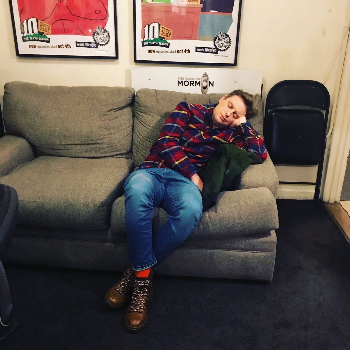 stephenashfield's tweet photo. BROADWAY IS HARD. ๐ด
#betweenshows #bookofmormon #broadway #sweetdreams #downtime #recharge #8showsaweek #eldermckinley #tartan #plaid #southpark #office #comfysofa #sociable https://t.co/mWDZU0HycS