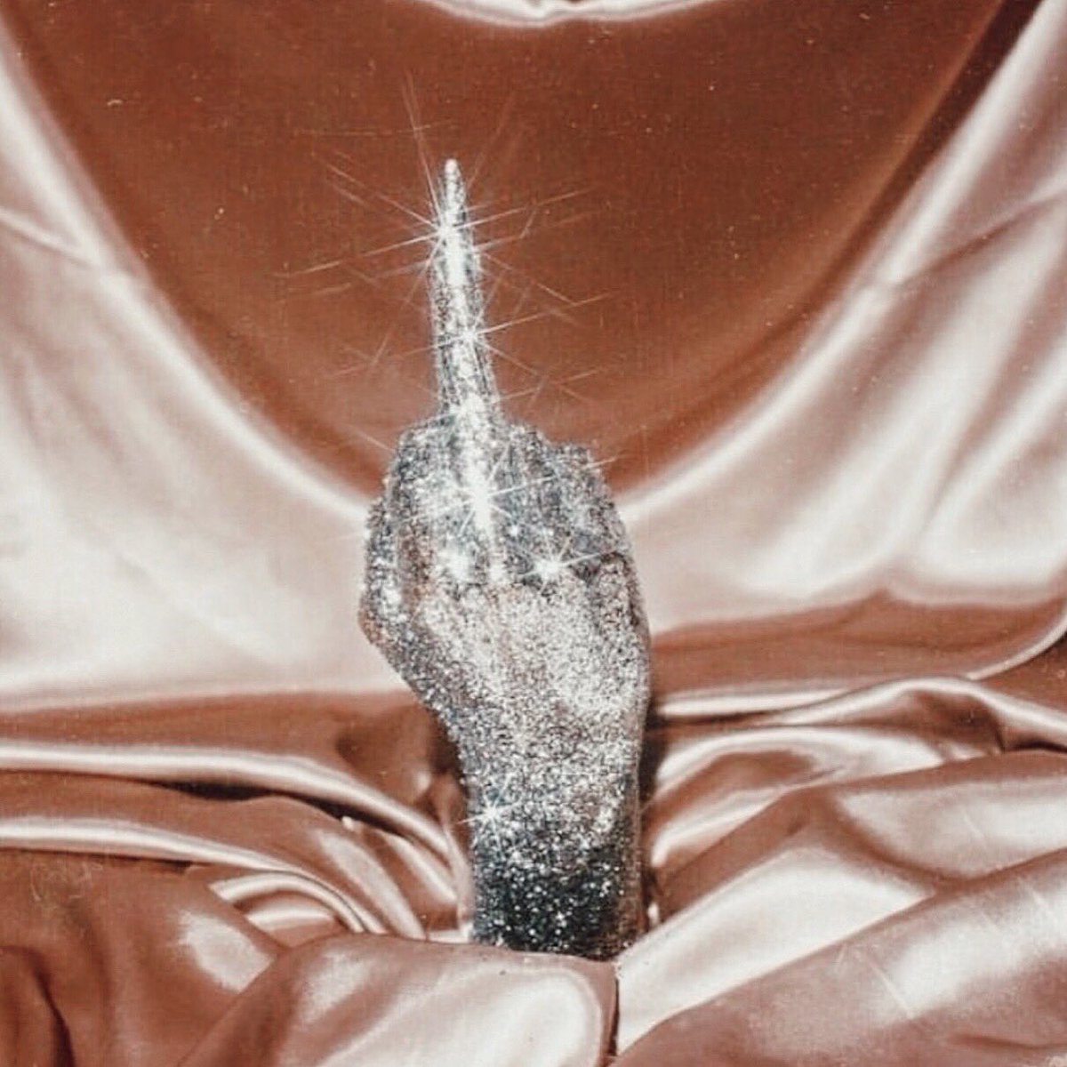 M O N D A Y S #MondayMood