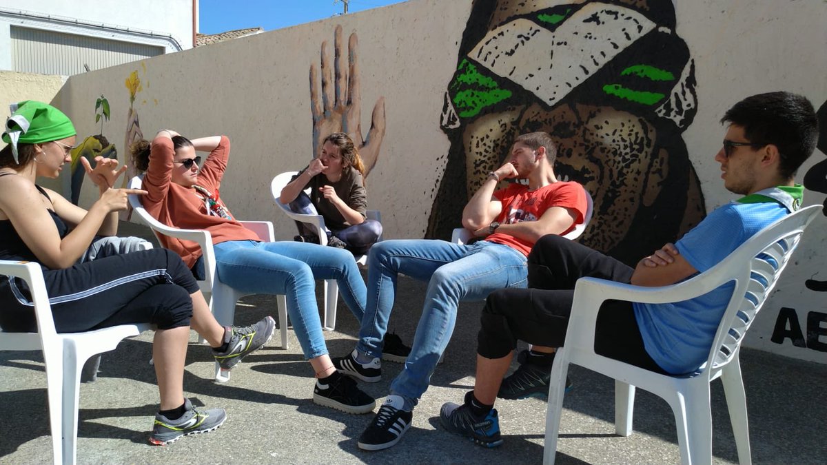 CauBellpuig's tweet photo. Aquest cap de setmana l'Equip de Caps hem fet la TroCaCa (Trobada de Caps al Cau) per fer coneixença i treballar la resolució de conflictes. També hem treballat les emocions i hem fet un primer anàlisi de com treballem el gènere a l'Agrupament.

Seguim treballant per millorar!💪🏻 https://t.co/9c5tT0XE2n