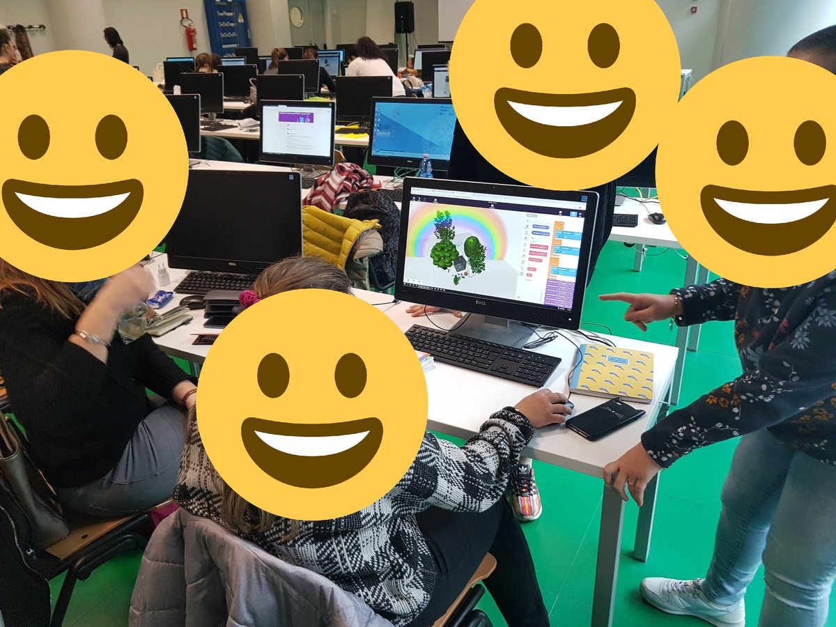 macchia_stefano's tweet photo. Primary school teachers are making screen scenes to add #beebot robot in @cospaces_edu @MergeVR . One way to use #AR #ArtsEd in school curriculum? #ARVRinedu https://t.co/88Z1zeGscY