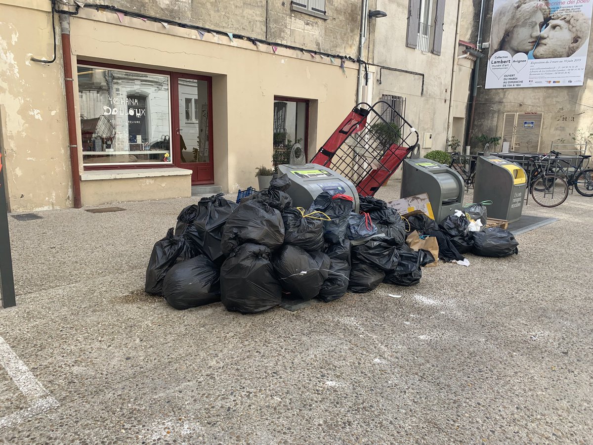 Petit problème de collecte, rue violette à avignon <a href="/GrandAvignon/">Grand Avignon</a> ?