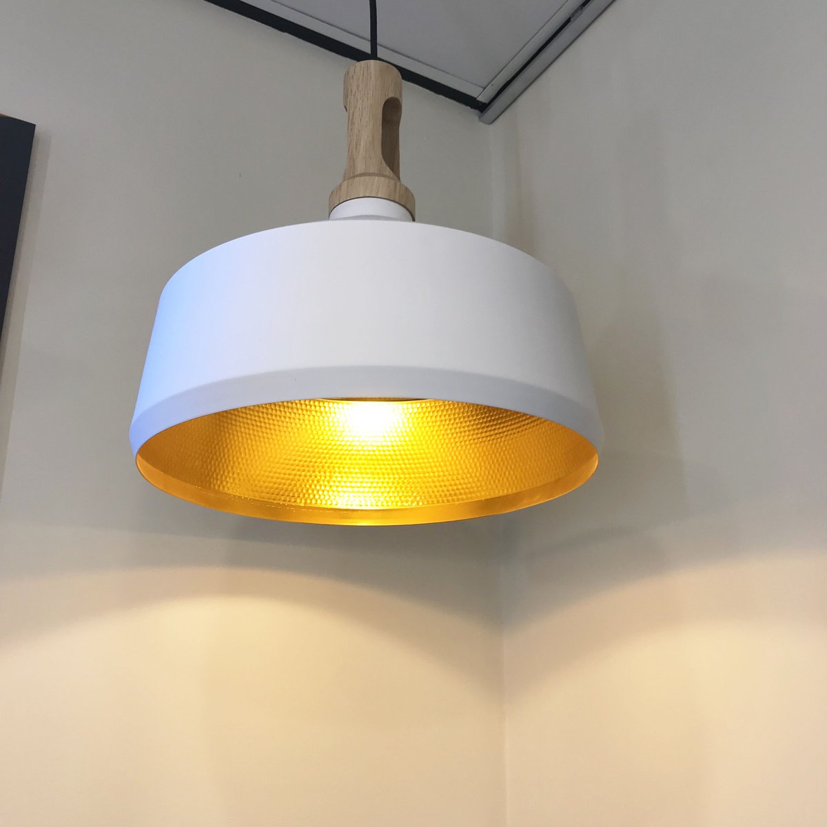 sparkys_mate's tweet photo. No matter the finish, we've got the fittings 💡
#LEDlighting #electrician #copperlight #sparkylife #electricianlife #electrician #sparky #retrotouch #Electrical #lighting #electricalengineering #electricalparade #ukelectrician #electricalcontractor #electricalwork https://t.co/pAr6sXxlJ7