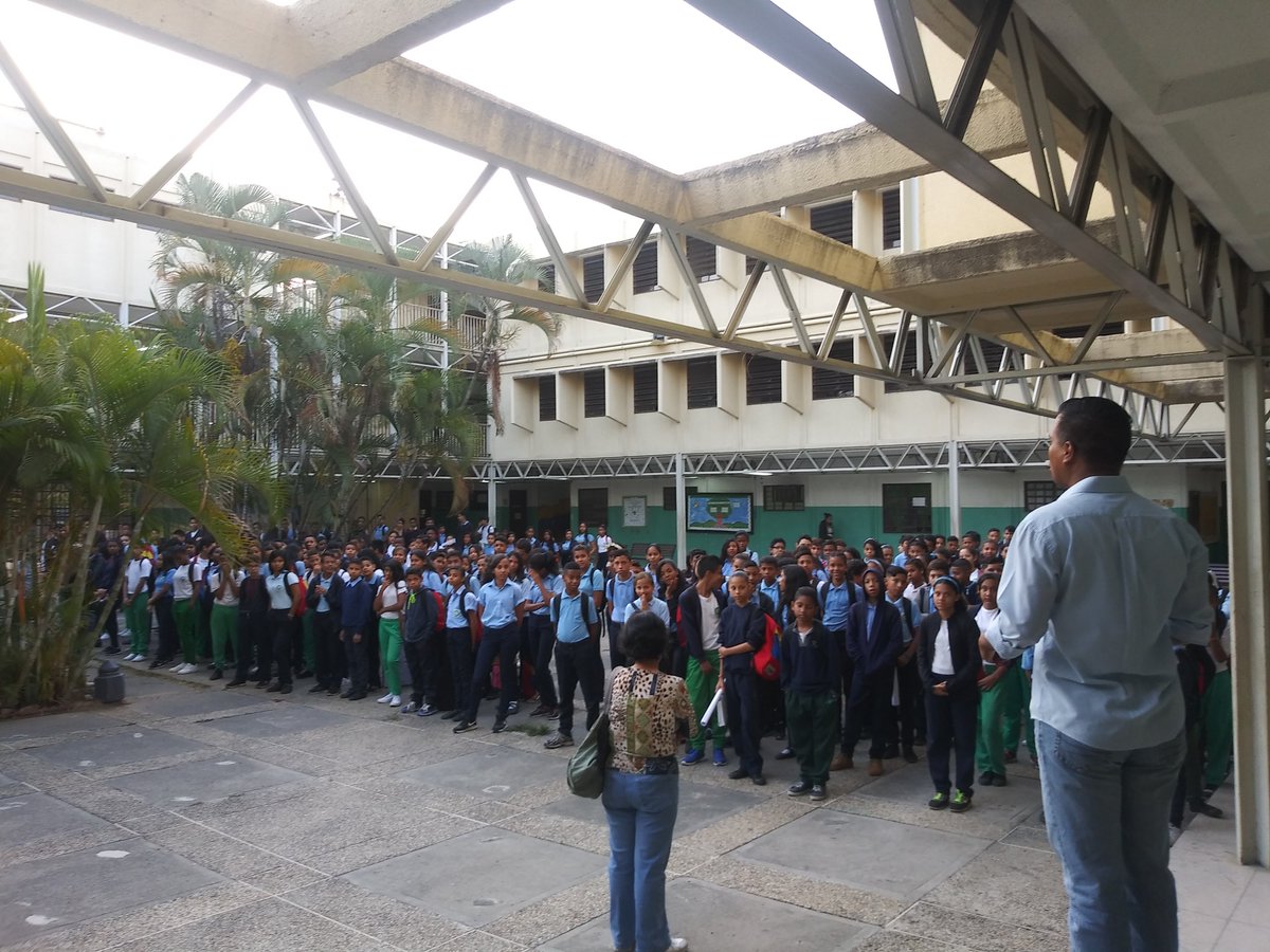 UEN LICEO DE APLICACIÓN tweet media