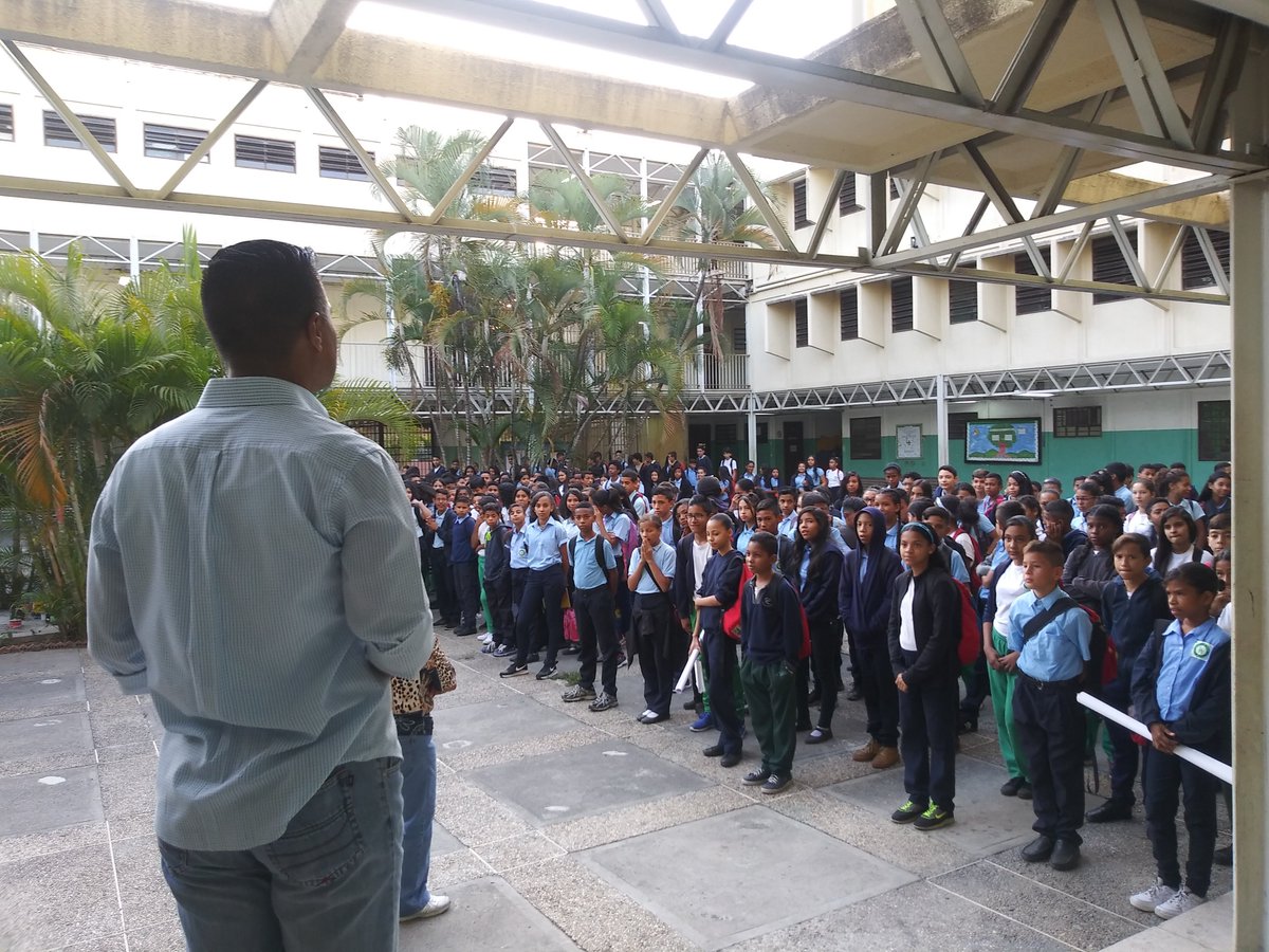 UEN LICEO DE APLICACIÓN tweet media