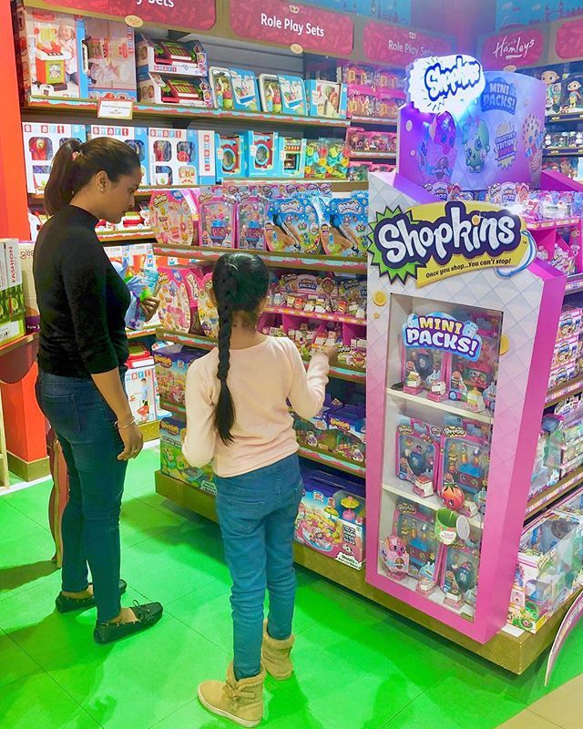 dhillonshalini's tweet photo. Important decisions take time ๐
๐๐คท๐ปโโ๏ธ
.
.
.
.
#lifealteringmoment #importantdecisions #hamleysindia #shopkinsworld #toysheaven https://t.co/3pW3BvcByG https://t.co/a7T7GT6Z72