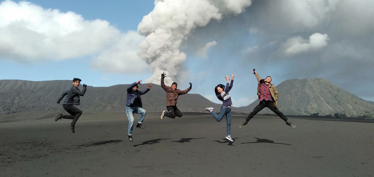 Sapuxjahat's tweet photo. dari sisi manapun bromo selalu keren .... #differenteveryday #bromotoday #opentripmurah #sharingtrip #coupletrip #opentripmalang https://t.co/F4NoS86sbH
