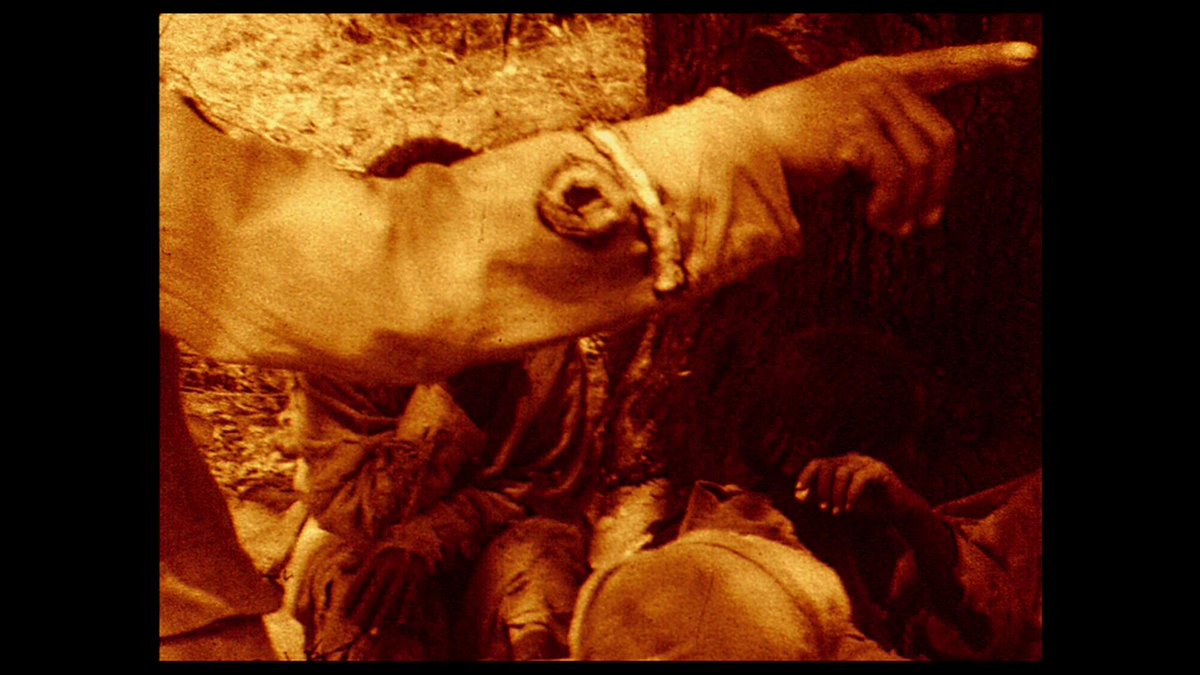 [#인디다큐페스티발 2019_해외초청전 02] <야만의 땅> 안젤라 리치 루키, 예르반트 지아니키안 | 65min
3.24(일) 14:30 CT/ 3.28(목) 13:00
무솔리니 집권기 에티오피아에 주둔해 있던 이탈리아 군인들의 기록물을 중심으로 재편집된 이미지들.