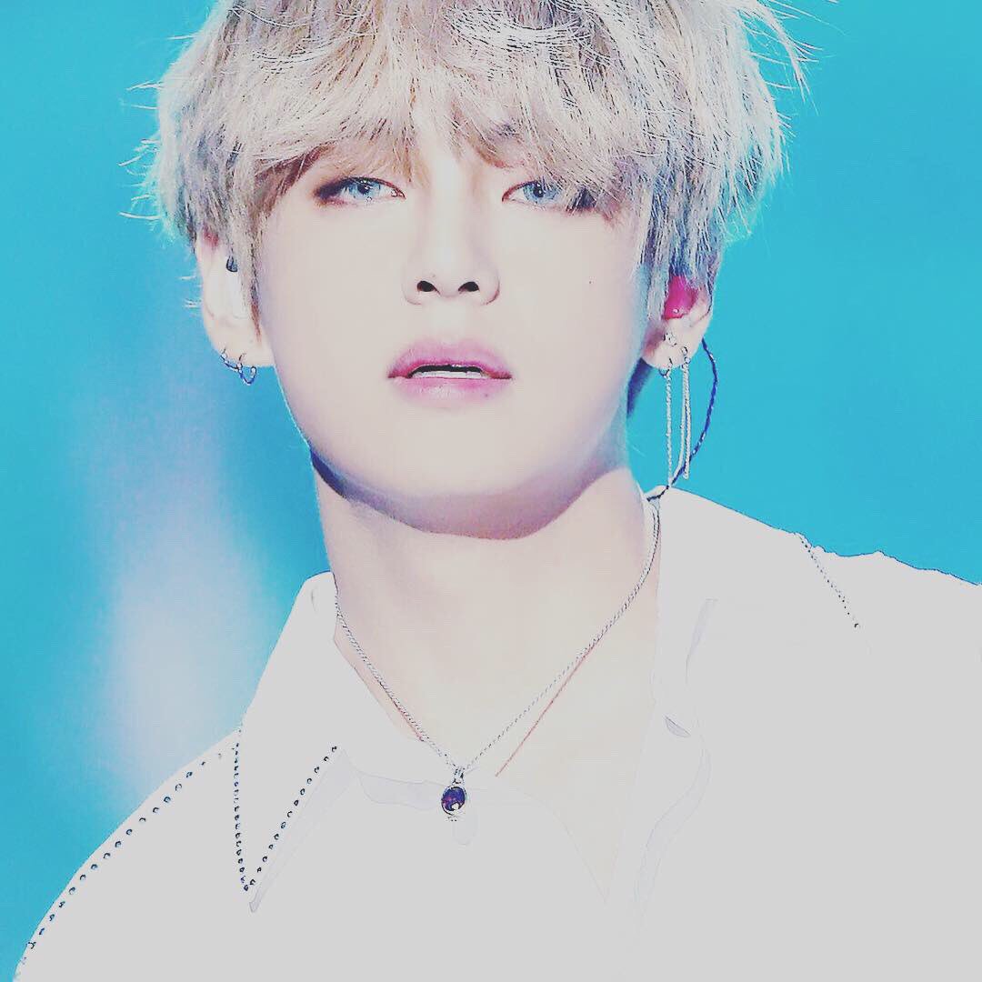 Panda12072's tweet photo. Taehyung ❤️☺️ | BTS  #BTS https://t.co/U6aFctTkih