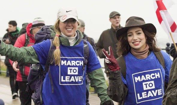 carolJhedges's tweet photo. 🇬🇧Oi @TiceRichard @LeaveMnsLeave @Nigel_Farage🇪🇺
😊'Nothing says ‘left behind’ northern towns like designer gloves and waxed Barbour hat...' @running4rights
#EpicProtestMarch #BrexitMarch #MarchToLeave @ByDonkeys #peoplesvote #stopbrxit https://t.co/912hjB3k3T