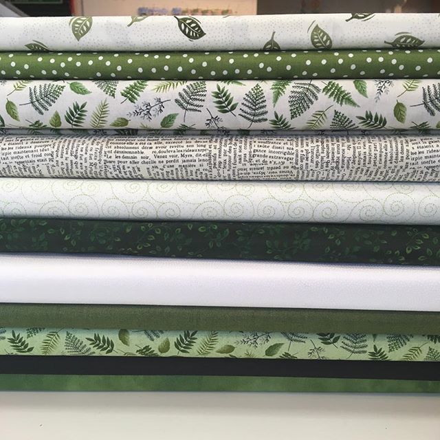 Walk in the shop this morning and found those gorgeous fabrics on the counter. Aren’t they fab together?! I can’t get myself to put them back on shelves!! #green #black #white #leaves ift.tt/2OdEXbV