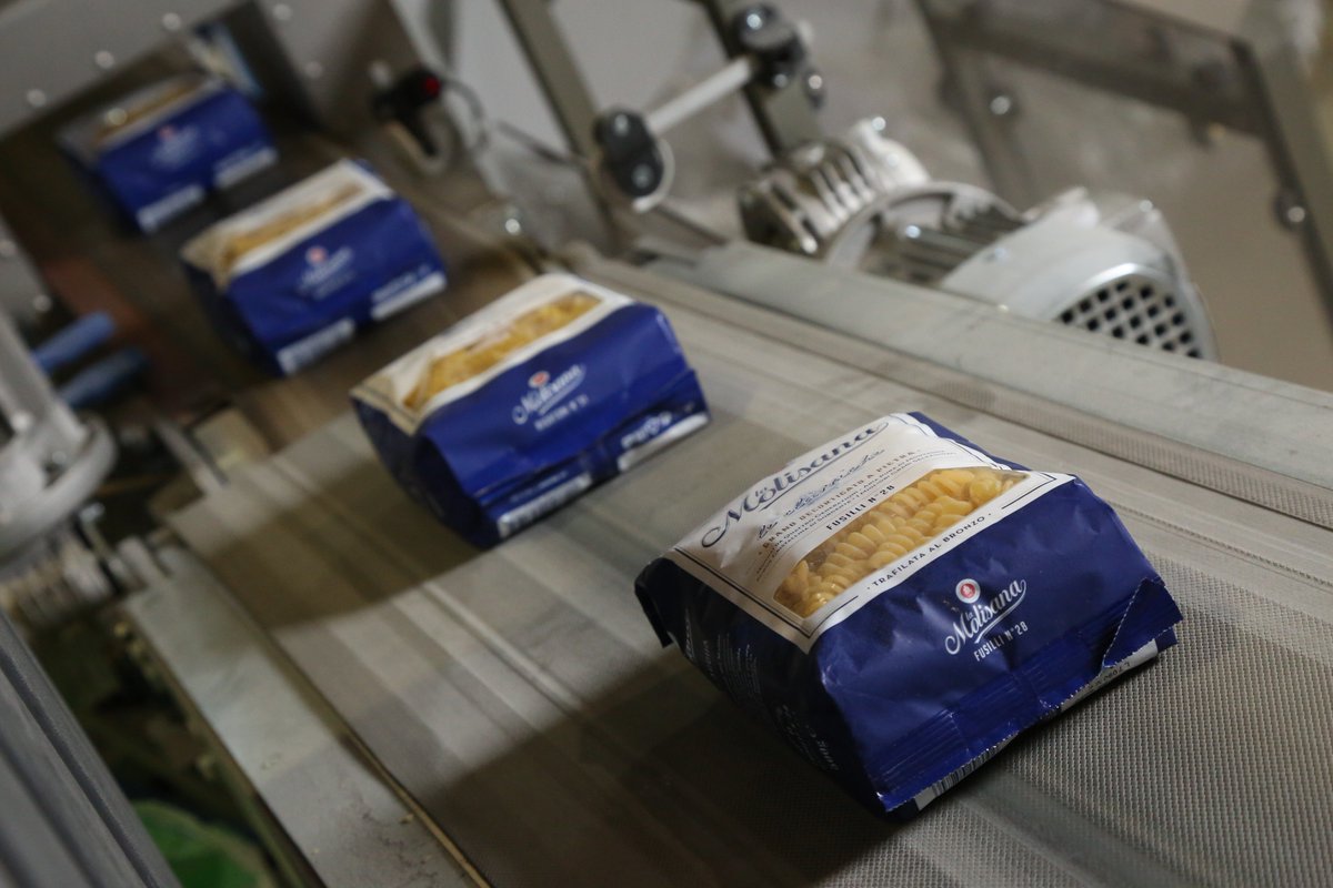 Si parla di pasta a “Officina Italia”, il settimanale del TGR curato da Giorgio Tonelli. Si parla di Pasta La Molisana e della storia del pastificio rilevato dalla famiglia Ferro che ha portato, in poco meno di 8 anni, l’azienda a livelli di eccellenza.
Grazie a voi.
