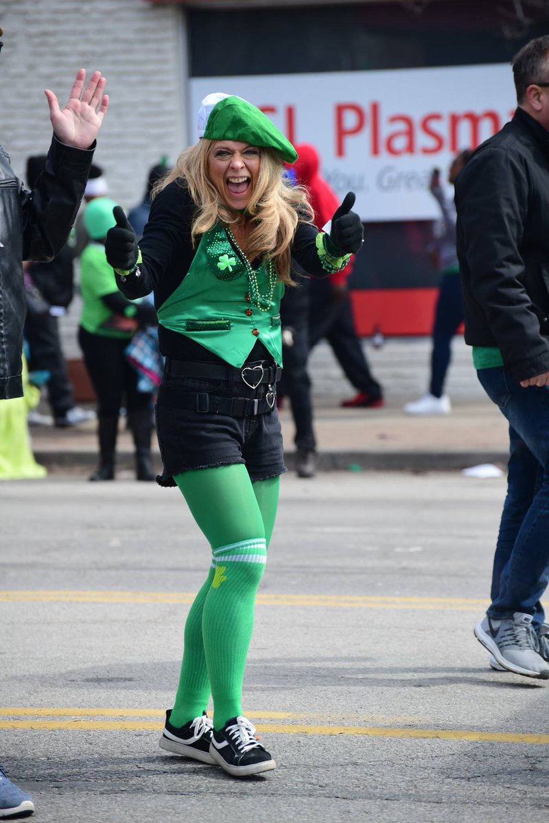 PeopleofCowtown's tweet photo. Who doesn’t like a parade? Kansas City’s St Patrick’s Day parade is always a fun time! #kansascity #howwedokc #visitkc #stpatricksday #everybodyisirishtoday #greenisthenewblack https://t.co/UQL3XsiWTr