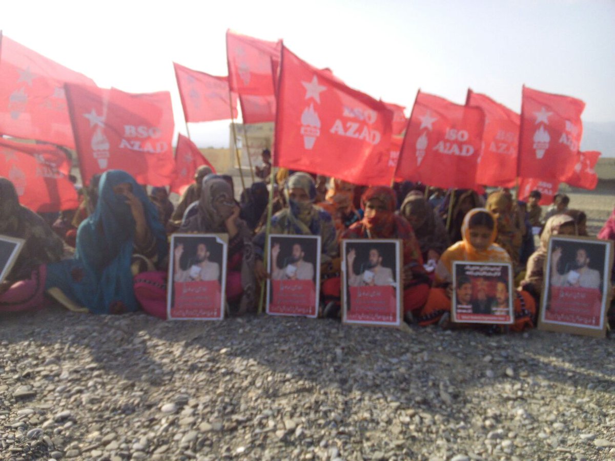 ZB573406's tweet photo. Thousands Of Baloch Are abducted By Pakistani Security Forces Zaid Baloch A Peace Lovers 5 Years Ago Abducted By Security Forces In Quetta And Still Missing.zaid Baloch Ex Chairman Of #BSO_AZAD we Apeal To @UNGeneva Plz Take Notic For Baloch Missing Persons
#SaveZahidBaloch https://t.co/eXlImlFokF