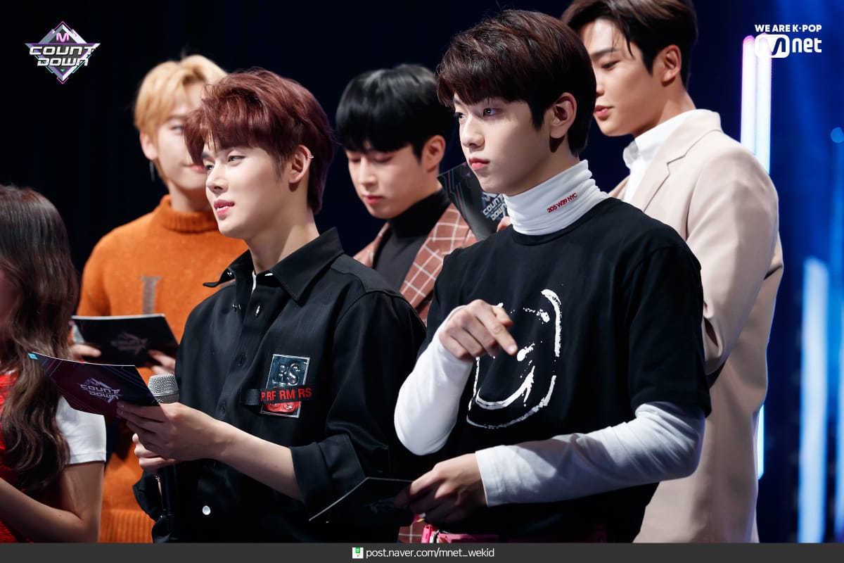 NjwaRzz's tweet photo. 190314 #MCOUNTDOWN 현장포토
엠카만의 스~페셜한 글로벌MC크루! #SF9 #인성, #다원, #로운! 그리고 1위 후보 #여자아이들, #TOMORROW_X_TOGETHER 의 깜짝 등장까지! ♪
More Photos ▶ https://t.co/nCuREAqy8Z https://t.co/HJsV9tls5m
#Soonjun #SOOBIN #YEONJUN 💜💗💛💚💟🖤❤️💙 https://t.co/aO0uFhniHO
