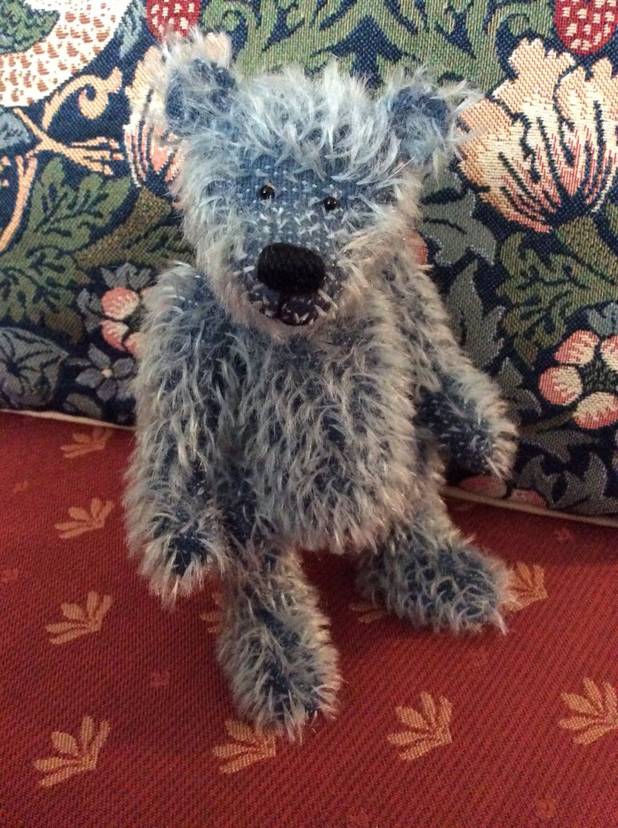 AuntyBears's tweet photo. Still looking for the perfect gift for Mum? Little Blue, might just be what you’re looking for 😍 #Handmadehour #teddbears #Llandudno #MothersDaygifts https://t.co/22BQoDPhrs