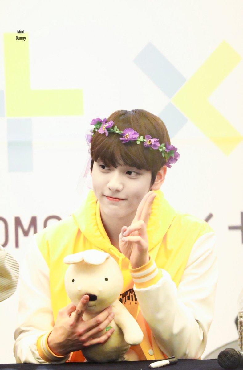 mintbunny1205's tweet photo. 190317 팬싸

너무 사랑해 😭😭😭

#최수빈 #수빈 #TXT
#TOMORROW_X_TOGETHER
#투모로우바이투게이더 https://t.co/ugslhLS2QB