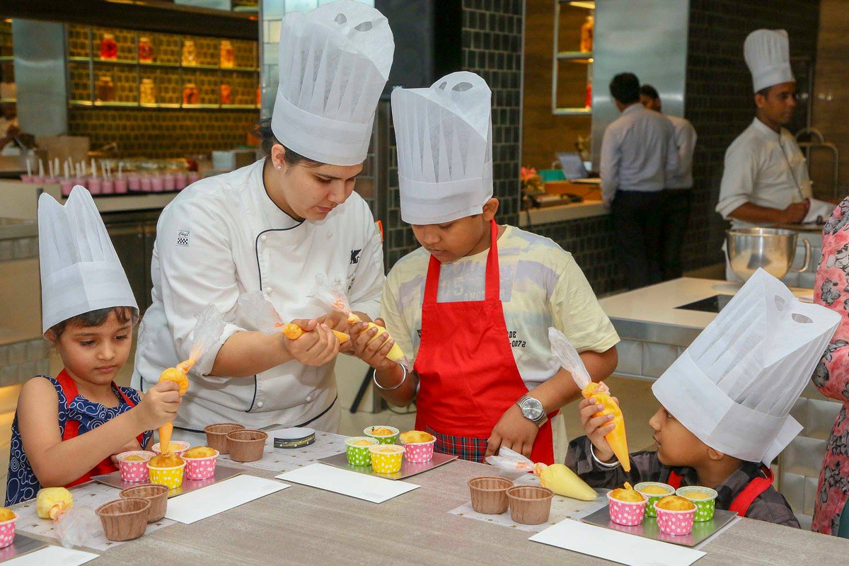 JWKolkata's tweet photo. Our cupcake making and frosting workshop at JW Marriott Kolkata was a great hit, amongst our little wonder chefs and parents. The tiny-tots had a blast unleashing their creativity while putting together some yummy tasty treats.
#KidsCulinaryClub #CupcakeMaking #OurWonderChefs https://t.co/1E5Xz3fk8l