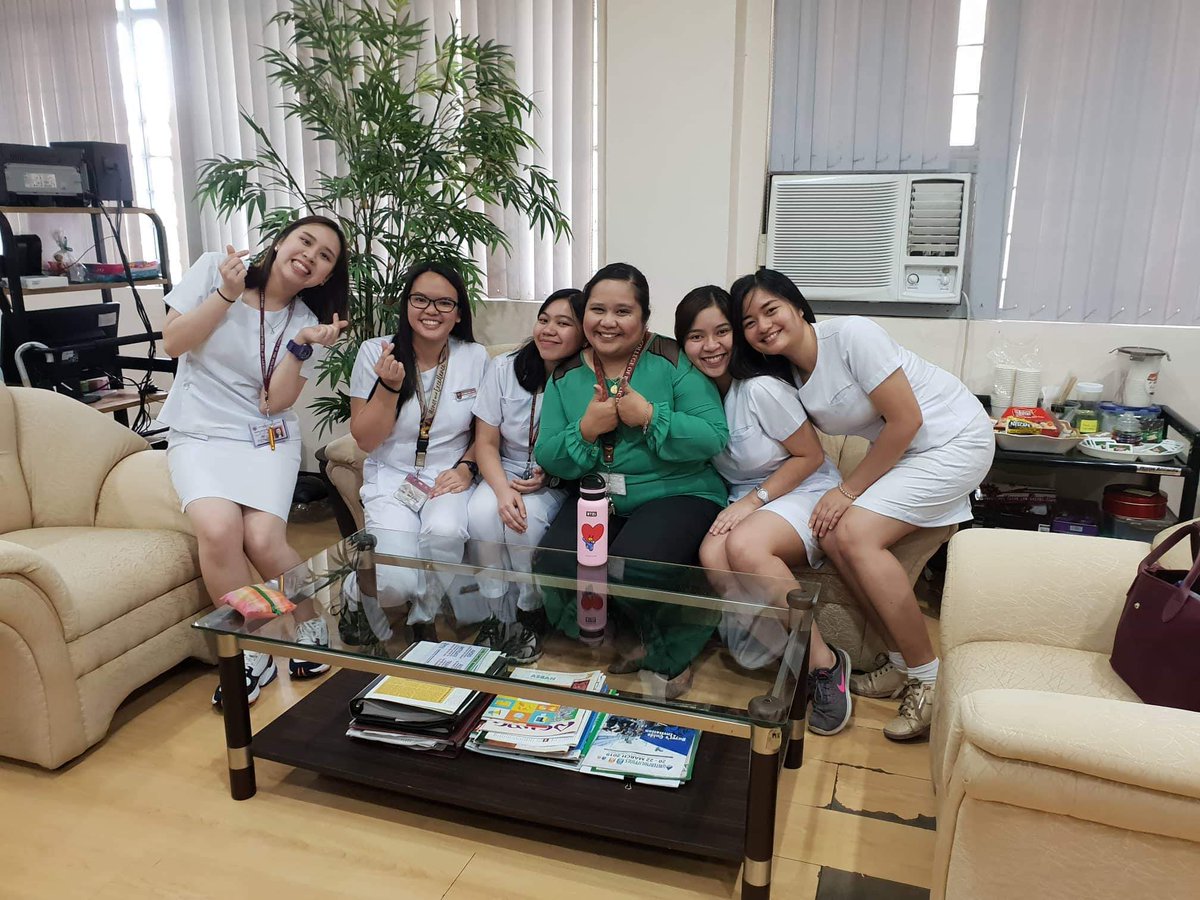 ellecapric's tweet photo. thesis defended!!! 😭

beyond proud of my SS group 
+++ grateful for our clingy adviser hehe 🤗♥️

#BingItOn #SSWatch2019 #ThesisIt https://t.co/dE48esFpK0