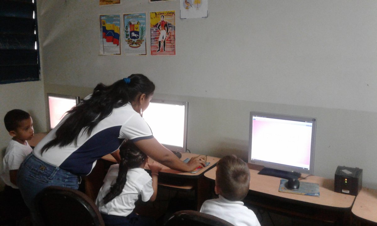 romeroangelik's tweet photo. En el @cbit_escalona retomamos con alegría las actividades escolares #SomosFundabitYaracuy #Fundabit @thors81 @Fundabit_Yara01 @Fundabit @anacri13 @vane_prieto @MPPEDUCACION https://t.co/iqBklZLOZ2