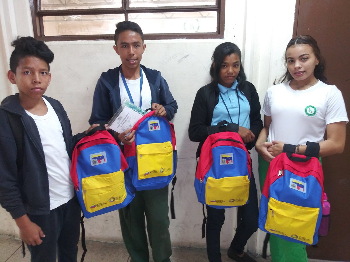 UEN LICEO DE APLICACIÓN tweet media