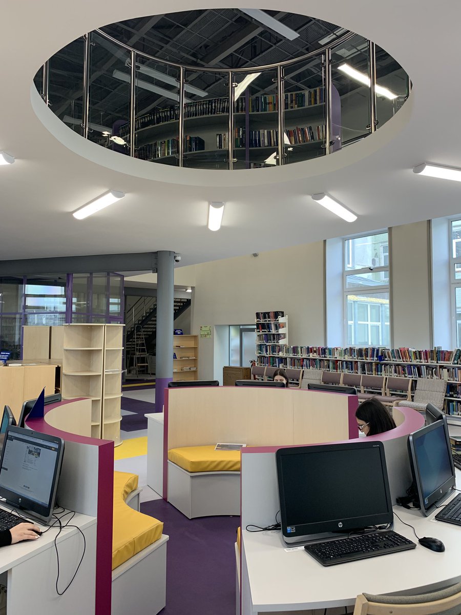 tigranshmis's tweet photo. New library of the Moscow School of Social and Economic Sciences. #READprogram #learningspaces https://t.co/wfpCrdO34b