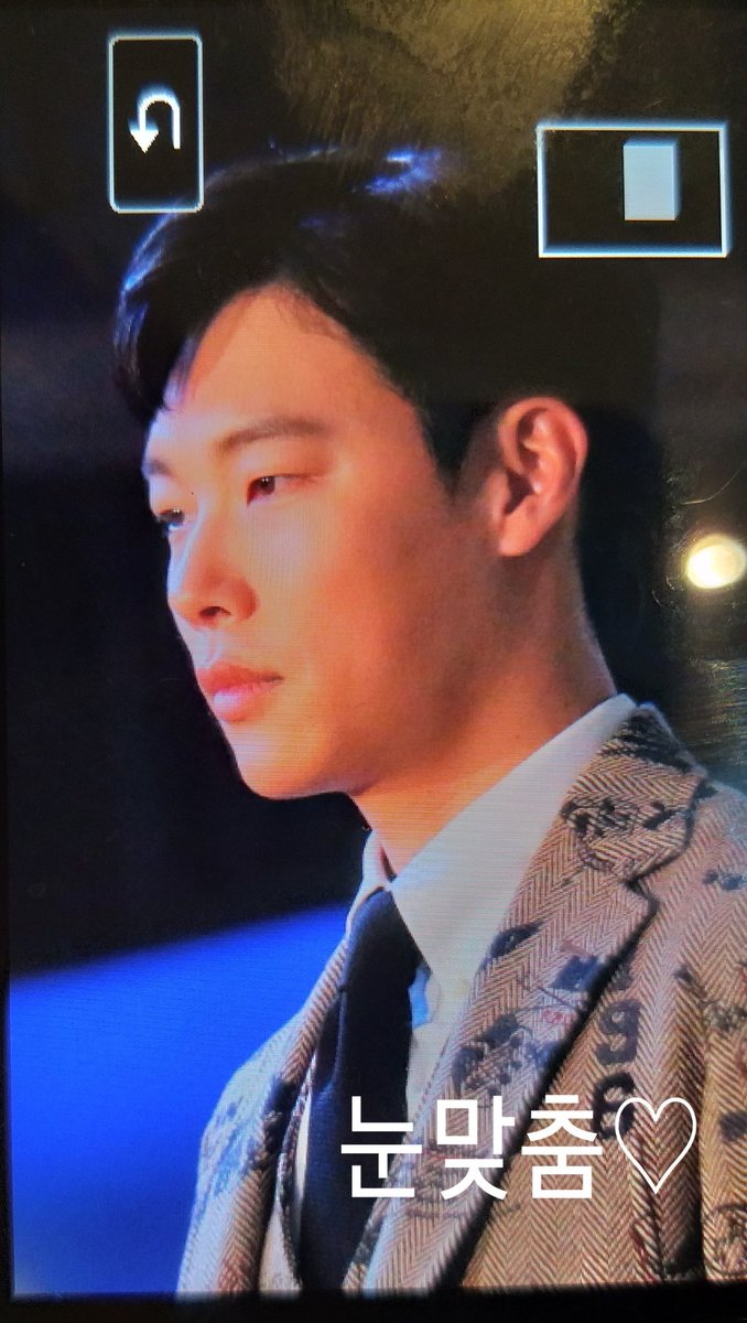 contact_ryu's tweet photo. 190318 #돈 쇼케이스 #류준열 오늘 얼굴 열일 미쳐따 미쳐써 https://t.co/AxddK1DVjl