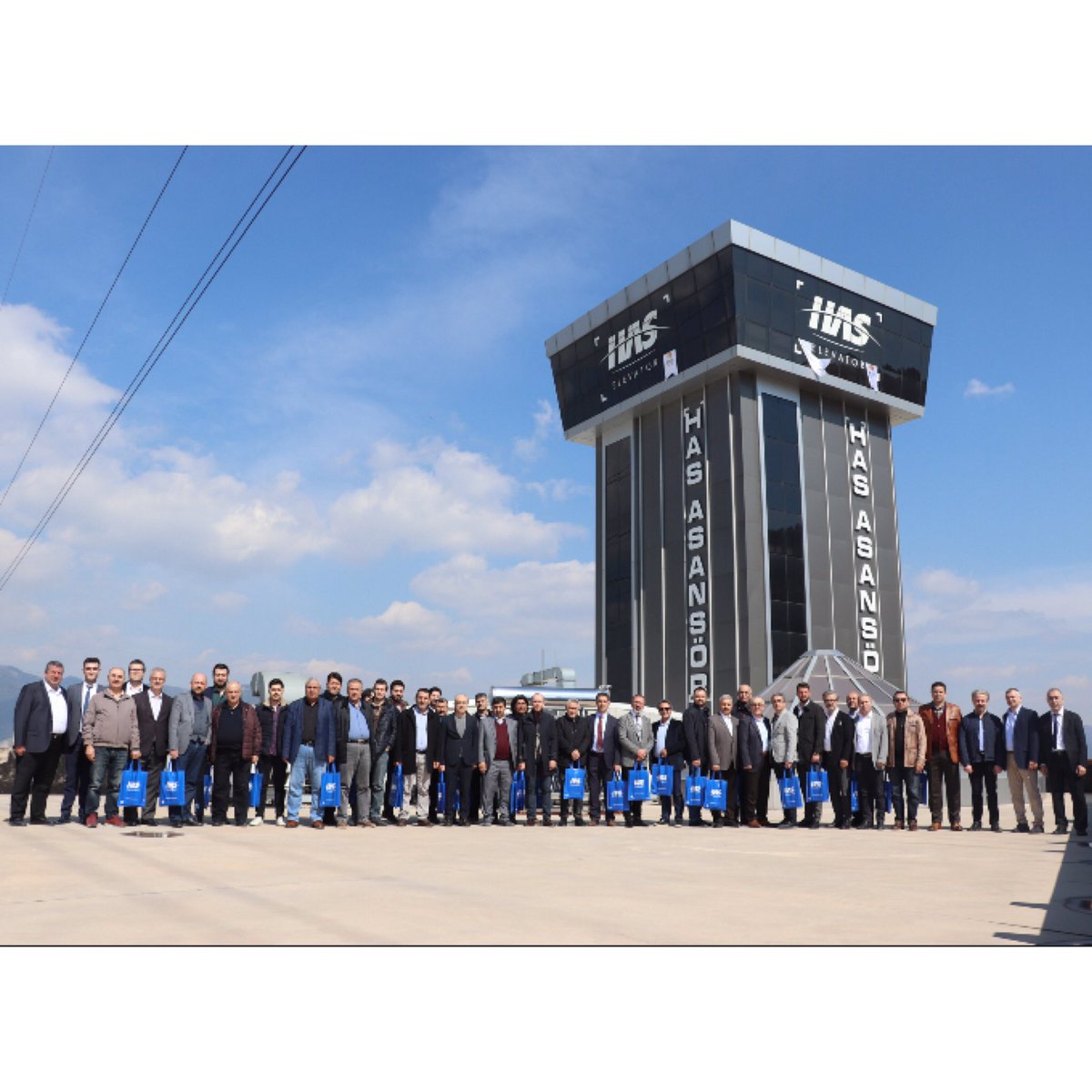 hasasansor's tweet photo. #imsiad #işadamları #dernek #fabrikagezisi #asansor #müteahhit #inşaat #elevator #hasasansör #elevator #sanayi #bursa #argemerkezi #cemühendislik https://t.co/8lhQ6Uhlhs