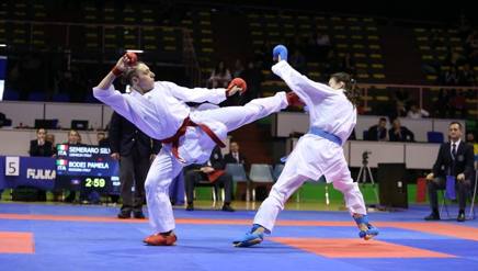 Gazzetta_it's tweet photo. #Karate, spettacolo donne agli #Assoluti: conferme per #Busà, #Semeraro e #Ferracuti https://t.co/GXNP8IOVq8 #altrisport https://t.co/cShbnh6x5o