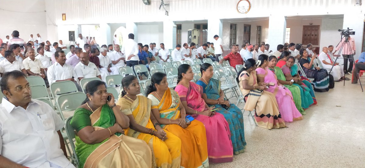 AjithApj5's tweet image. இன்று நடைபெற்ற சேலம் மத்திய மாவட்டதிற்கு உட்பட்ட சட்டமன்ற தொகுதி வாரியாக செயல் வீரர்கள் கூட்டத்தில் #அண்ணன்_ஜெ_தினகரன் அவர்களின் தலைமையில் பங்கேற்ற போது.....
அழகாபுரம் 4வது கோட்டம் தகவல் அணி