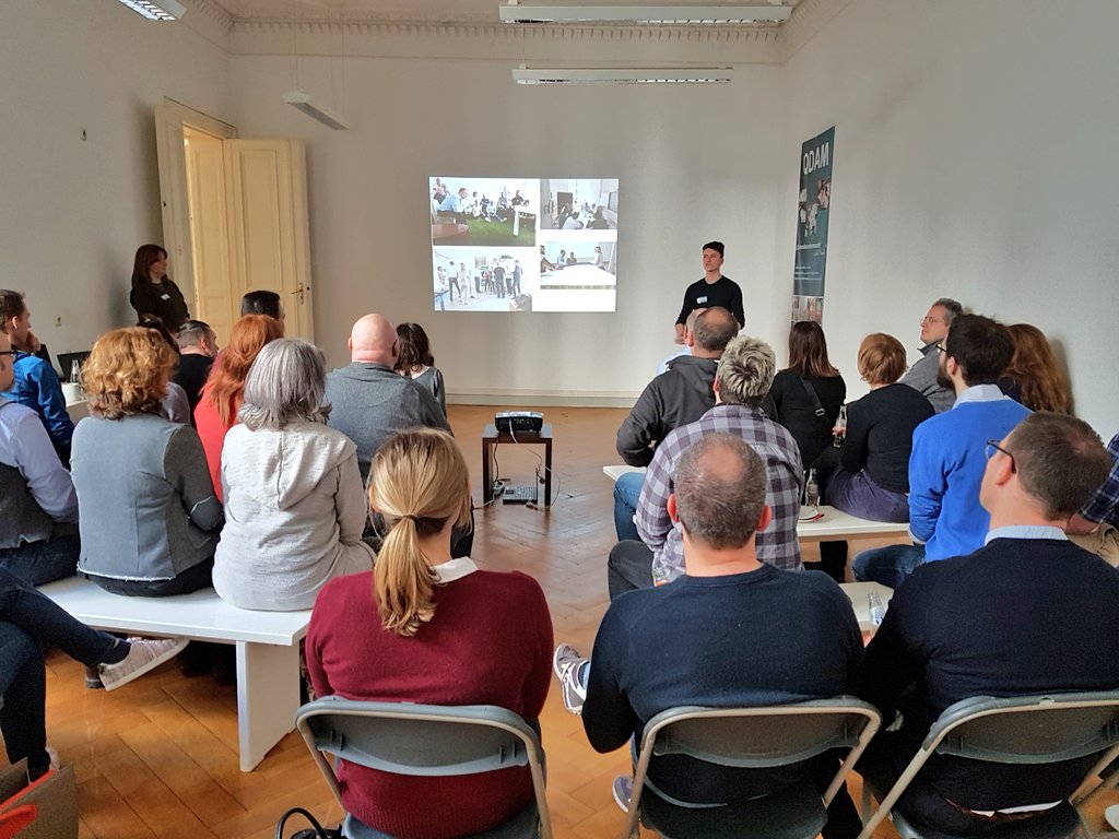 mibi61's tweet photo. #QDAM geht los
:-) https://t.co/6LwyYjYvMD