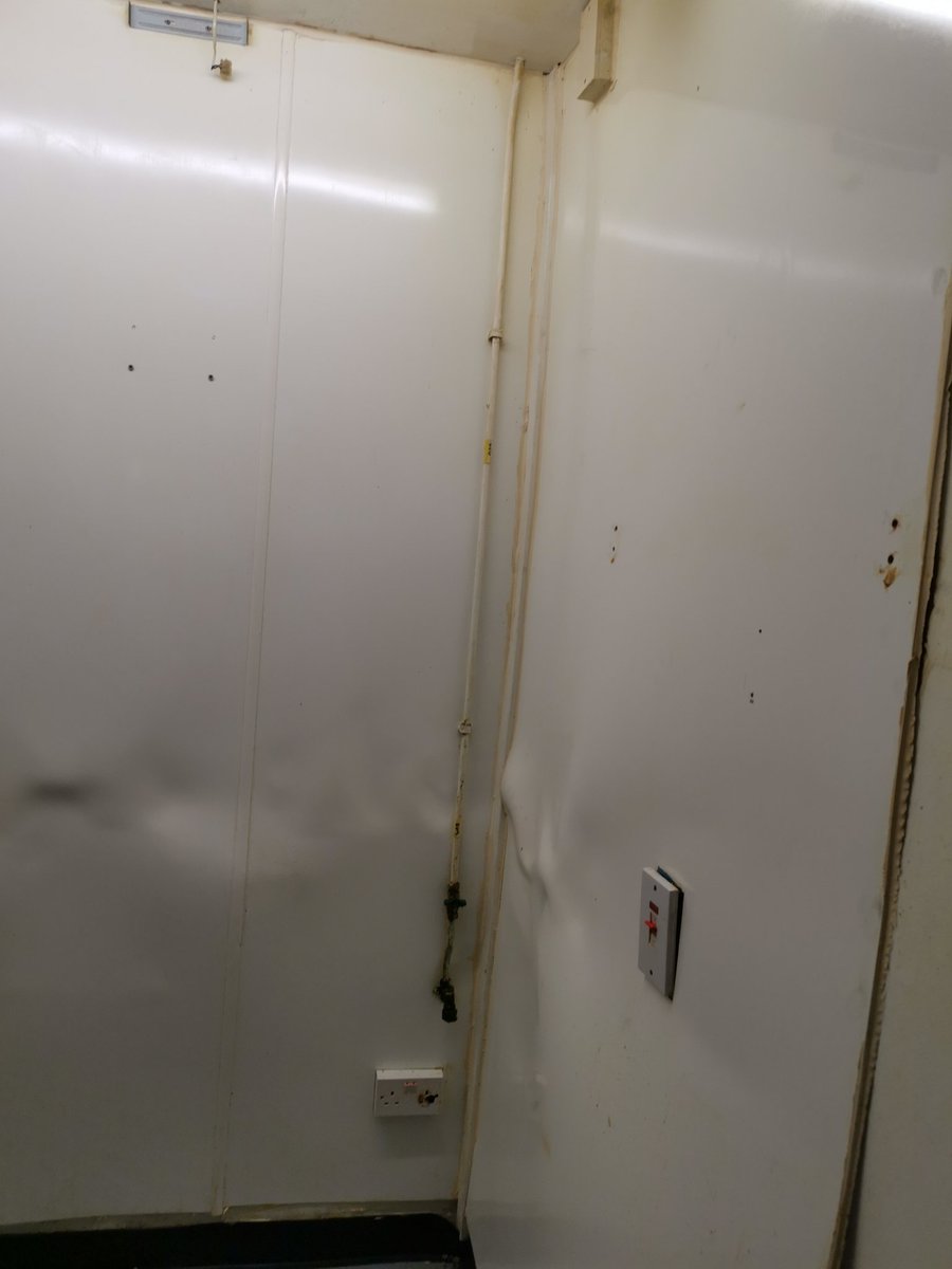 bondfabs's tweet photo. A few before and after pics at The Volunteers Arms #ventilation #kitchenextraction #commercialkitchen #stainlesssteel
#wallcladding https://t.co/Ia1SXeuCjd