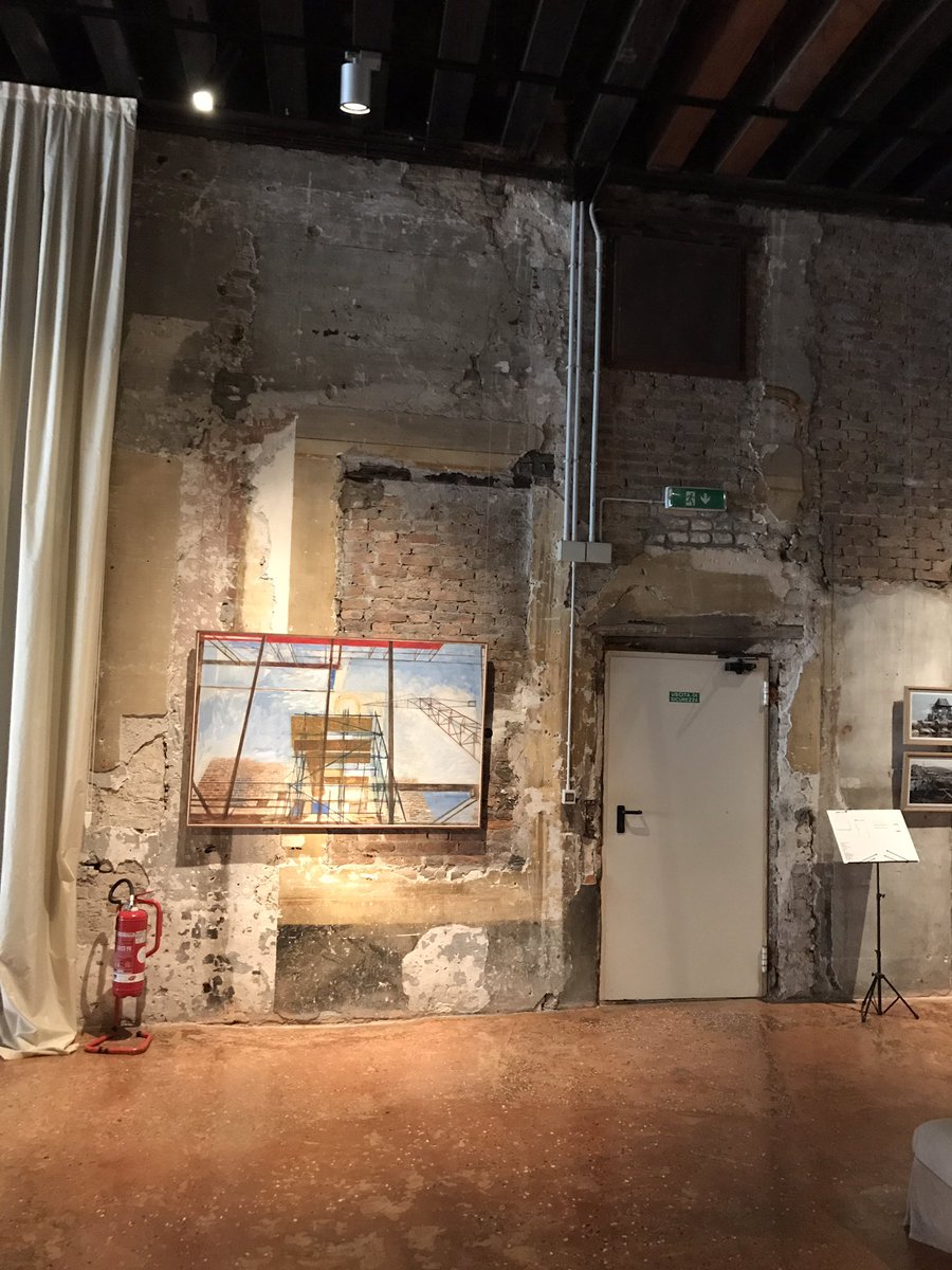 Inside the Museo Mariano Fortuny, Venice. The Futuruins exhibition - excellent stunning interiors #fortuny #venice #interiors #architecture