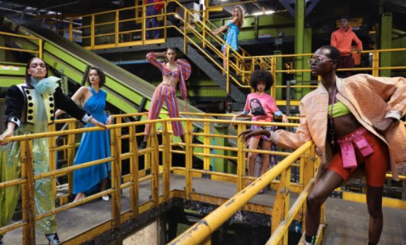 vmagazine's tweet image. Spring Collections shine a light on sustainable living inside of New York City Recycling Center. For V118 spread we teamed up with @oliverpeoples and #KeepAmericaBeautiful to make the magic happen all set to the tune of @lizzo “Juice”! Watch here: vmagazine.com/article/oliver…