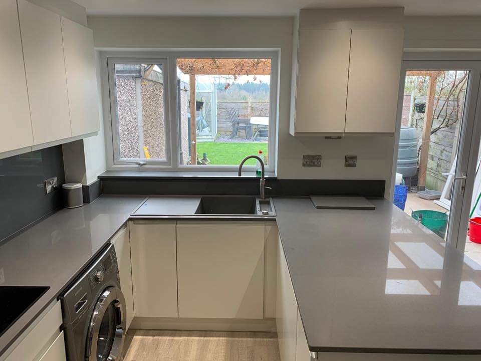 DVD #Kitchen Cabinetry in @EGGER_UK W1200 Porcelain White with @PWSDistributors #Remo Matt Porcelain fascia complete with @HettichUK #Softclose #ArciTech Drawer Boxes & #Sensys Hinges. #FittedKitchen #Bespoke