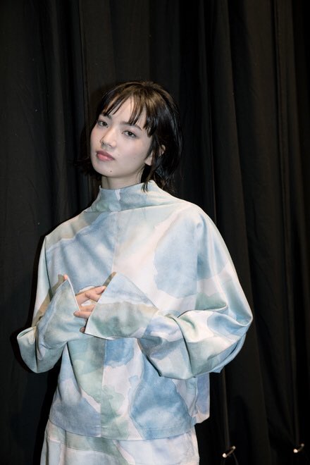オンライン卸売価格 【新品】tiit tokyo 小松菜奈さん着用ブラウス