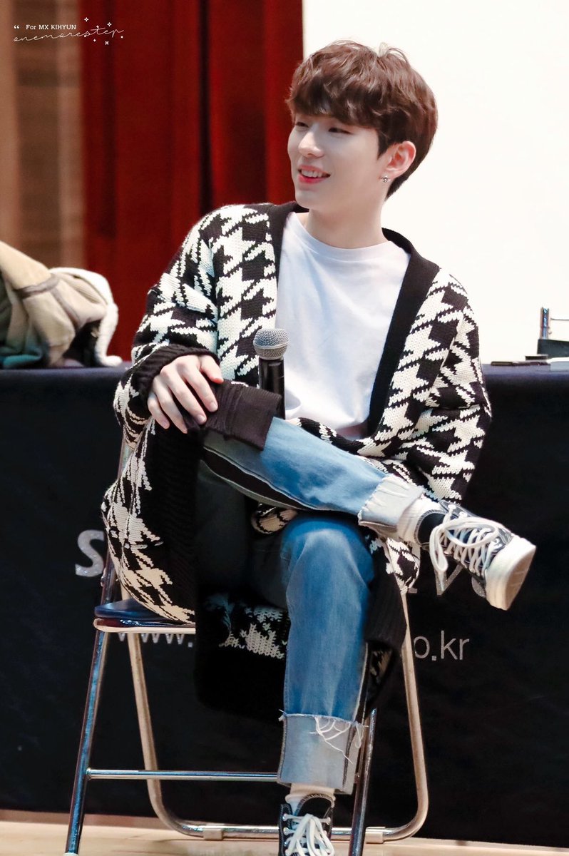 ykhsmile's tweet photo. LOOK AT THAT SMILE https://t.co/aXWWedC4bs