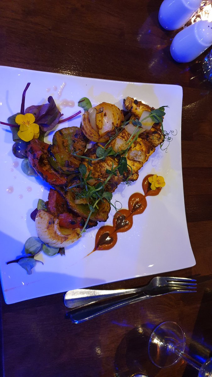 Sᗩᑎᗪᖇᗩ ᗰᗩGᑌIᖇE tweet media