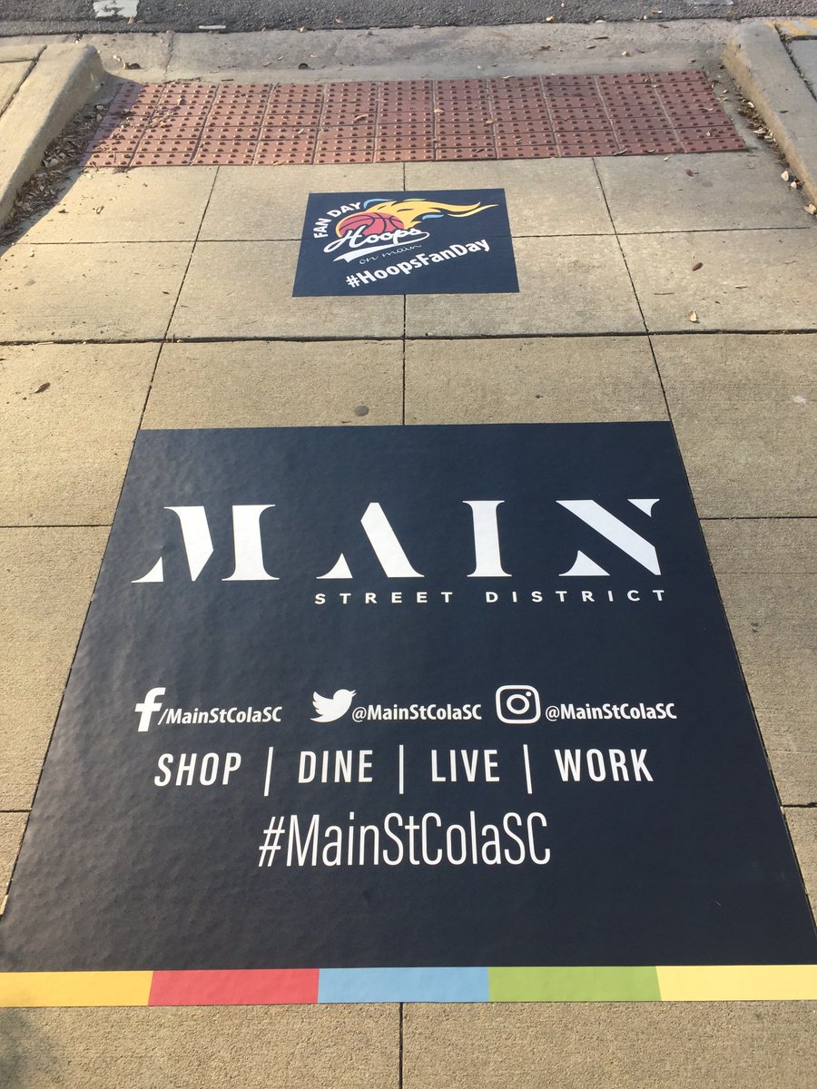 mainstcolasc's tweet photo. This is happening right now! #hoopsfanday #mainstcolasc They're being installed along @mainstcolasc. We're ready to have a party on Saturday, March 23! https://t.co/GTo4ZNLaoJ