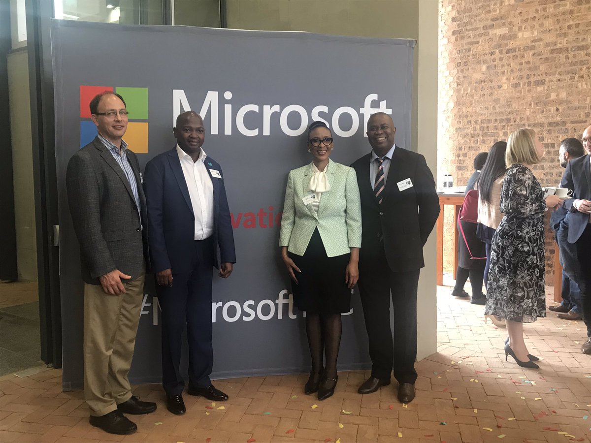 ma_mohapeloa's tweet photo. @FutureAfricaUP Acting Director Prof Bernard Slippers, Siya Madiybi of @MicrosoftSA legal affairs, Microsoft SA GM Lillian Barnard and @dstgovza Director General, Phil Mjwara at #microsoftPIC launch today https://t.co/b3zWuFfP4G