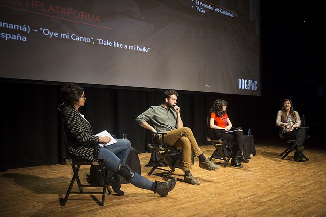 macabarios's tweet photo. Un placer compartir mesa con tres grandes como @cjimenezcruz @juanlusanchez y @AngelaBonachera en el @congresodigital sobre "Periodismo y Mensajería Móvil". ¡Muchas gracias a los 3 y a la organización que va ya por su XX edición! #CongresoHuesca https://t.co/VfFRns51WU