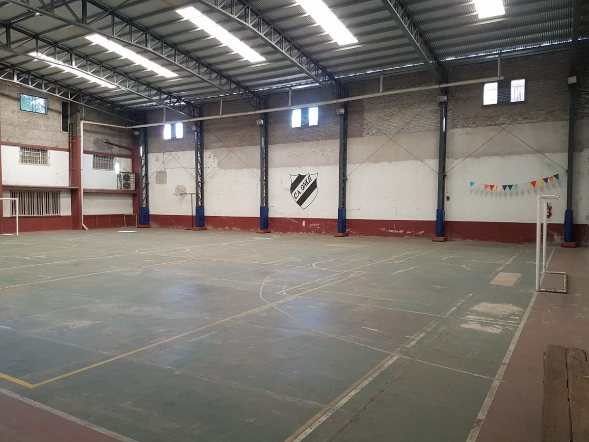 FutsalNewells's tweet photo. ⚽ ¡Hoy comienza a rodar la pelota en #ONKEL! Da inicio la nueva sede de nuestra #EscuelaDeFutsal en el club de calle Cazadores 2752.
👉 ¡Si te interesa sumarte podés acercarte hoy a la práctica de tu edad!
📲 Consultas al whatsapp: 341 720-9915. https://t.co/DqIuzSgsCO