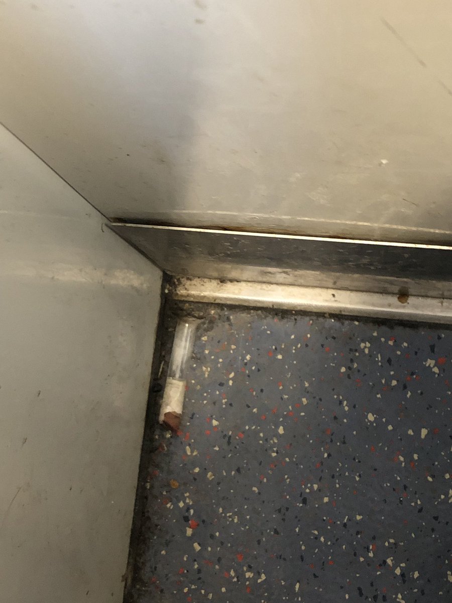 metrotransients's tweet image. It’s a great morning to smoke some hard drugs on the train. @MetroTransitMN #minneapolis #stpaul #metrotransitmn #greenline