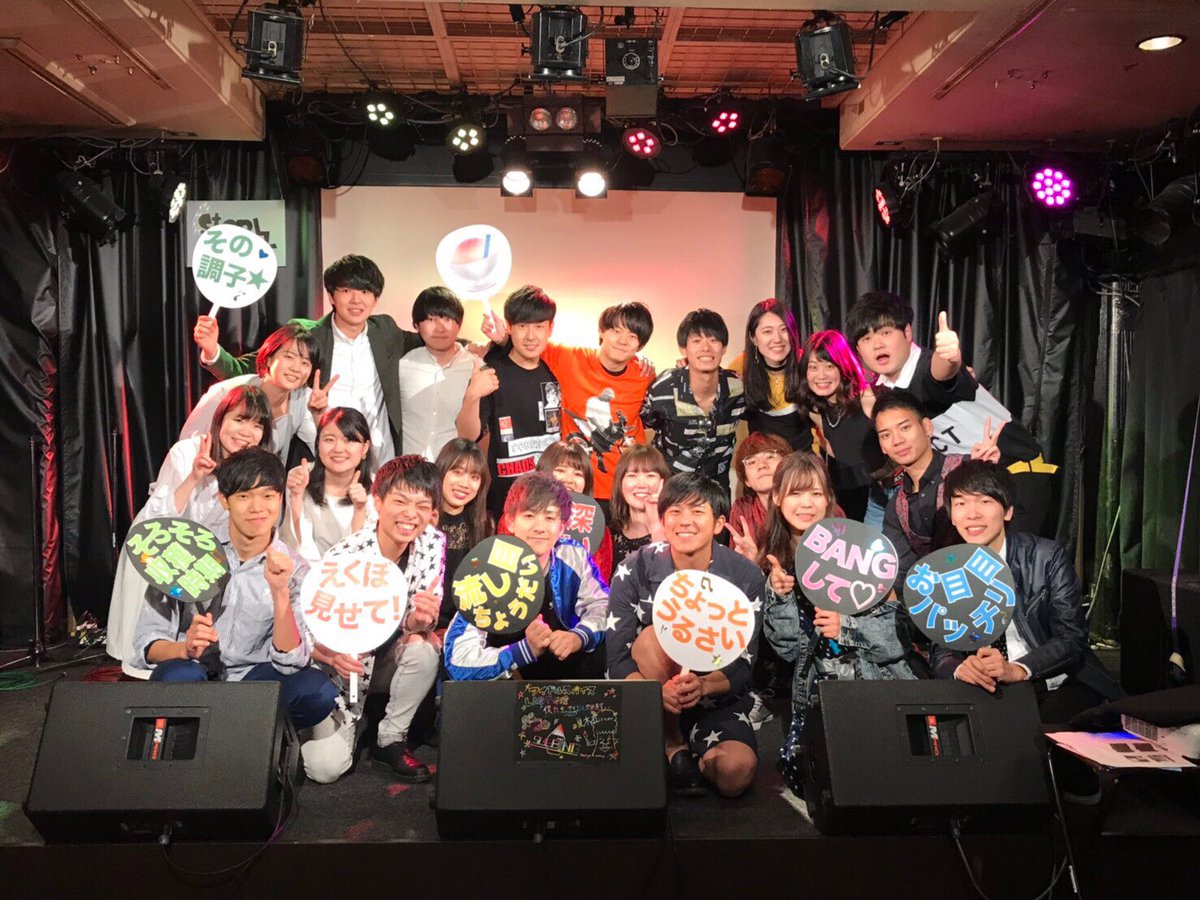 sulb1ng_clef's tweet photo. 안녕하세요〜〜🇰🇷

遅ればせながら！先日アイドルスパイス(@ice_br304 )さんのラストライブにお邪魔させていただきアイドルしてきました〜〜😆✨

大勢のファン(!?)が盛り上げるとても温かい会場の中、韓流サウンドお届け致しました！🇰🇷
アイドルスパイスのみなさま、関係者の方々、감사합니다〜〜🍧 https://t.co/aNCIdtViaX