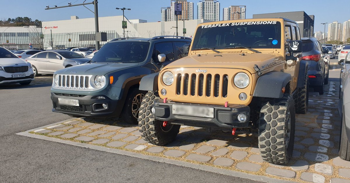 Makin friends at the mall. Hahaha

<a href="/THEJeepMafia/">The Jeep Mafia</a> <a href="/crawlher/">Crawlher</a> <a href="/Jeep_Fans/">Jeep Fans</a> <a href="/Thejeepboss/">Jeep Boss</a> <a href="/TopJeepers/">Top Jeepers</a> <a href="/NutsJeep/">JeepNuts</a> <a href="/addictedtojeeps/">Addicted To Jeeps</a>